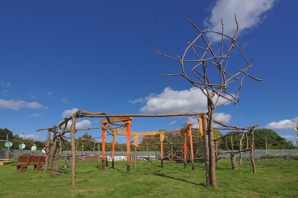 ‘The Solar Sanctuary’ Henge at Westraven Community Garden, 2017. The henge is still standing as of writing, 2025. The little pine sapling donated by The Green  Backyard has now grown to fill the central circle. Photo: James Tovey.